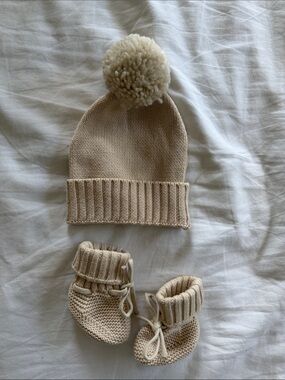 Caden Lane Cream Knit Hat and Bootie Set for Newborn